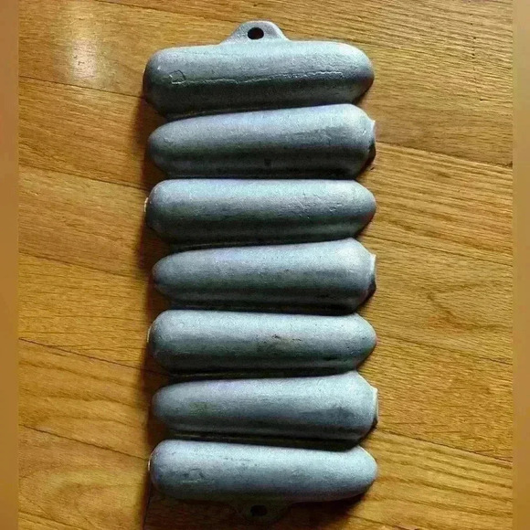 Vintage Cast Iron 7 Ear‎ Corn Bread Pan Cornbread Muffin - Picture 3 of 3